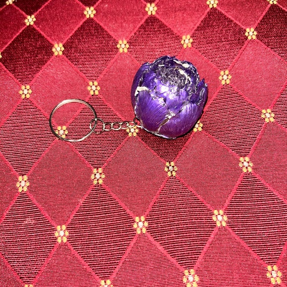 Purple metallic flower key chain - Picture 7 of 8